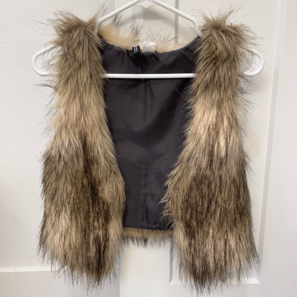 Women's Faux Fur Vest in Brown